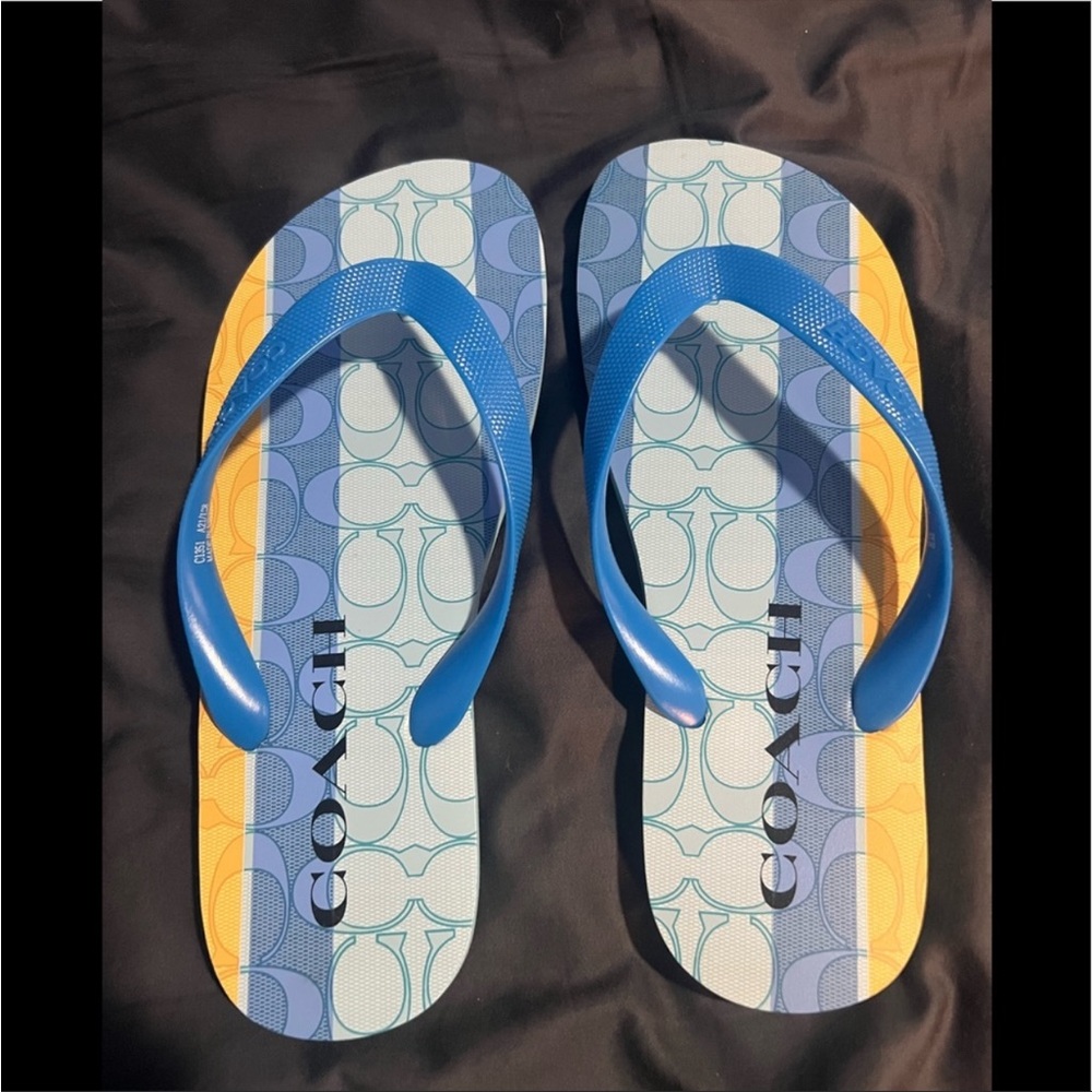 COACH- Ladies size 7 Coach Fun and Flirty flip flops